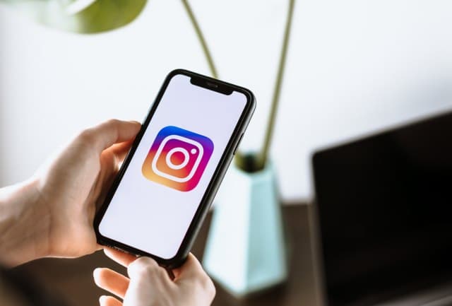 Pošalji poruku na Instagramu